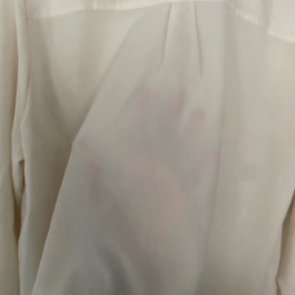 Banana Republic cream button up blouse with pockets - Picture 4 of 6